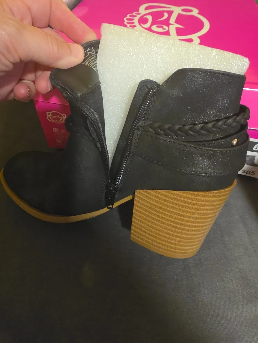 NIB Sugar Womens Size 6 Sansa Stacked Black Heel Booties Boots Buckle Accent